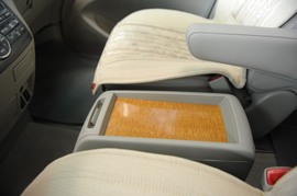 2008款丰田普瑞维亚2.4豪华型到店实拍