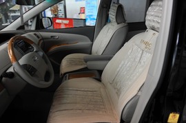 2008款丰田普瑞维亚2.4豪华型到店实拍