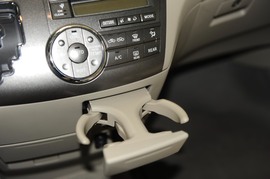 2008款丰田普瑞维亚2.4豪华型到店实拍