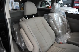 2008款丰田普瑞维亚2.4豪华型到店实拍