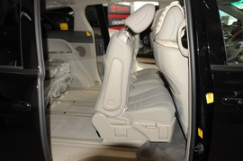 2008款丰田普瑞维亚2.4豪华型到店实拍