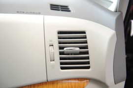 2008款丰田普瑞维亚2.4豪华型到店实拍