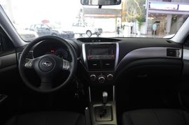 2010款斯巴鲁森林人运动特别导航版到店实拍