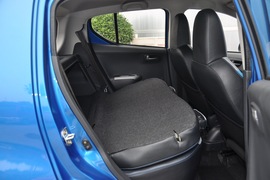 2010款铃木奥拓1.0L手动炫酷型