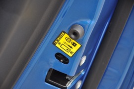 2010款铃木奥拓1.0L手动炫酷型