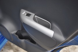 2010款铃木奥拓1.0L手动炫酷型