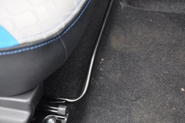 2010款铃木奥拓1.0L手动炫酷型