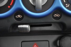 2010款铃木奥拓1.0L手动炫酷型