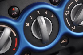 2010款铃木奥拓1.0L手动炫酷型