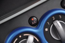 2010款铃木奥拓1.0L手动炫酷型