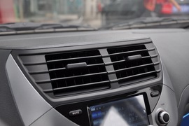 2010款铃木奥拓1.0L手动炫酷型