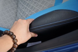 2010款铃木奥拓1.0L手动炫酷型