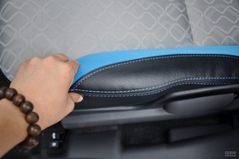 2010款铃木奥拓1.0L手动炫酷型