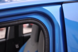 2010款铃木奥拓1.0L手动炫酷型