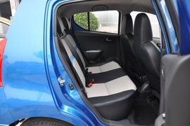 2010款铃木奥拓1.0L手动炫酷型