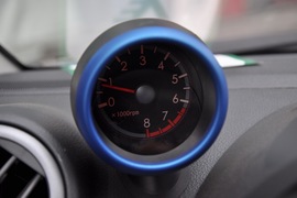 2010款铃木奥拓1.0L手动炫酷型