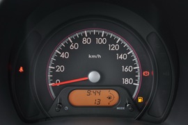 2010款铃木奥拓1.0L手动炫酷型