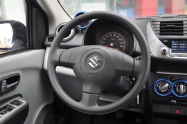 2010款铃木奥拓1.0L手动炫酷型