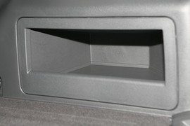 2010款吉普指南者2.4L运动版到店实拍