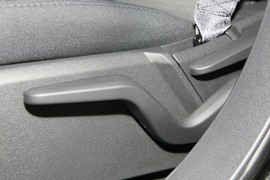 2010款吉普指南者2.4L运动版到店实拍