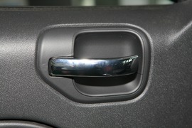 2010款吉普指南者2.4L运动版到店实拍