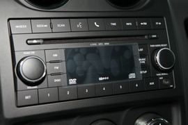 2010款吉普指南者2.4L运动版到店实拍