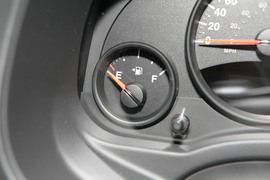 2010款吉普指南者2.4L运动版到店实拍