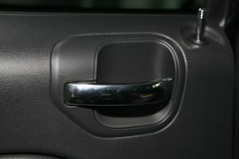 2010款吉普指南者2.4L运动版到店实拍