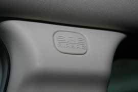 2010款吉普指南者2.4L运动版到店实拍