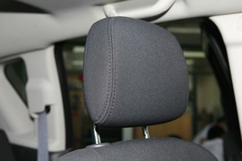 2010款吉普指南者2.4L运动版到店实拍