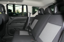 2010款吉普指南者2.4L运动版到店实拍