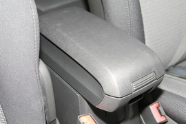 2010款吉普指南者2.4L运动版到店实拍