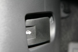 2010款吉普指南者2.4L运动版到店实拍