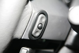 2010款吉普指南者2.4L运动版到店实拍
