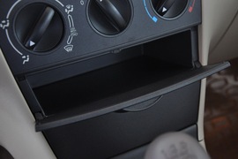 2010款丰田新花冠