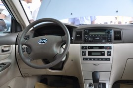 2010款比亚迪F3DM低碳版上海实拍