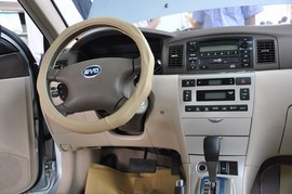 2010款比亚迪F3DM低碳版上海实拍