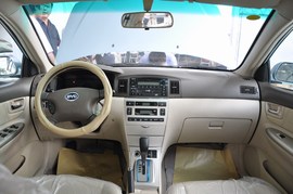 2010款比亚迪F3DM低碳版上海实拍