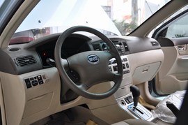 2010款比亚迪F3DM低碳版上海实拍