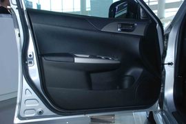 2010款斯巴鲁翼豹三厢