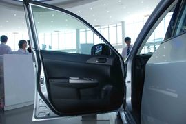 2010款斯巴鲁翼豹三厢