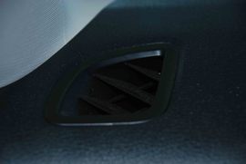 2010款斯巴鲁翼豹三厢