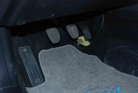 2010款斯巴鲁翼豹三厢