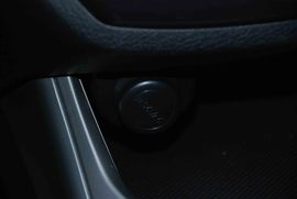 2010款斯巴鲁翼豹三厢