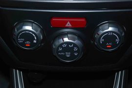 2010款斯巴鲁翼豹三厢