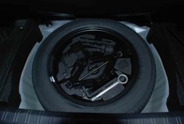 2010款斯巴鲁翼豹三厢