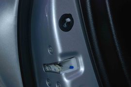 2010款斯巴鲁翼豹三厢