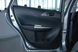 2010款斯巴鲁翼豹三厢