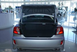 2010款斯巴鲁翼豹三厢