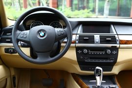 2011款宝马X5成都试驾